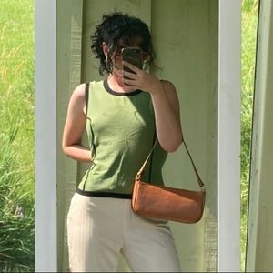 Simple a little more then a basic high neck tank